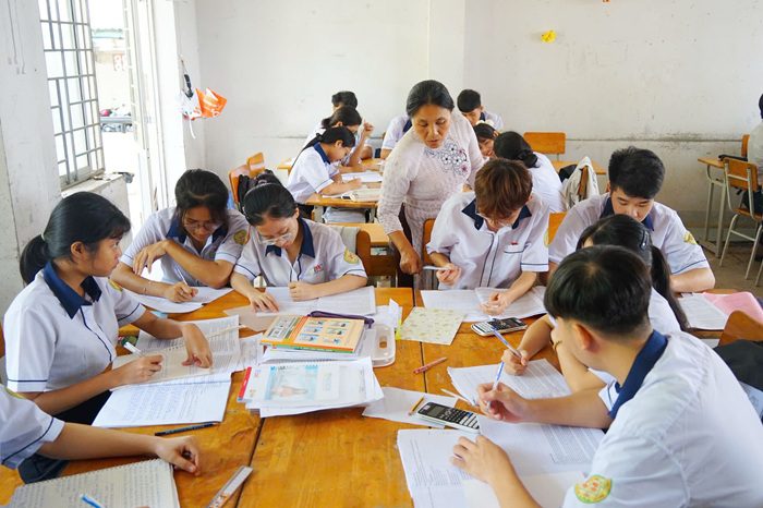 Học sinh dân tộc nội trú Lâm Đồng dồn sức cho kỳ thi tốt nghiệp